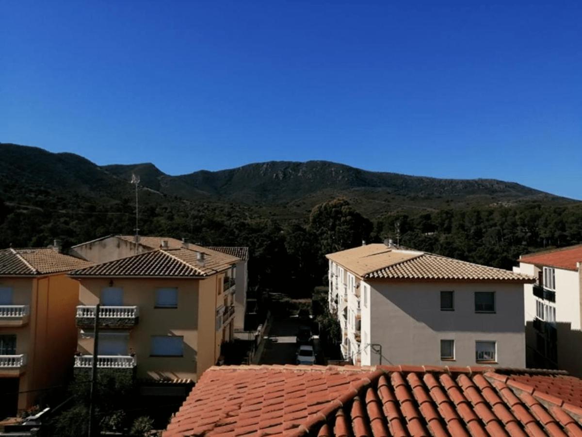 Can Pau Guesthouse Llanca Exterior photo